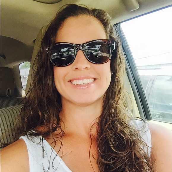 Meet your Posher, Megan - Picture 1 of 1